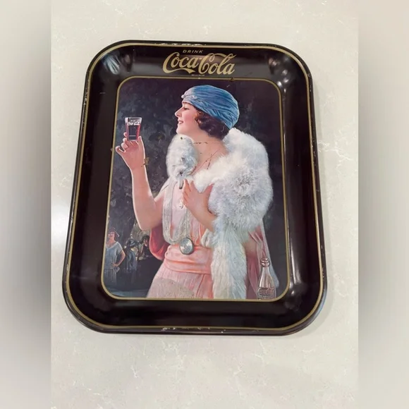 Vintage Coca Cola Metal Serving Tray 1973- (Flapper Woman 1925) - Picture 4 of 6